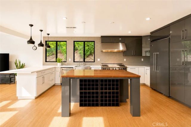 13082 Blairwood Drive, Studio City, CA 91604