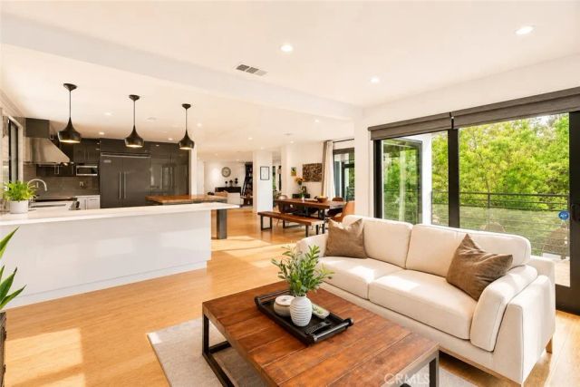 13082 Blairwood Drive, Studio City, CA 91604