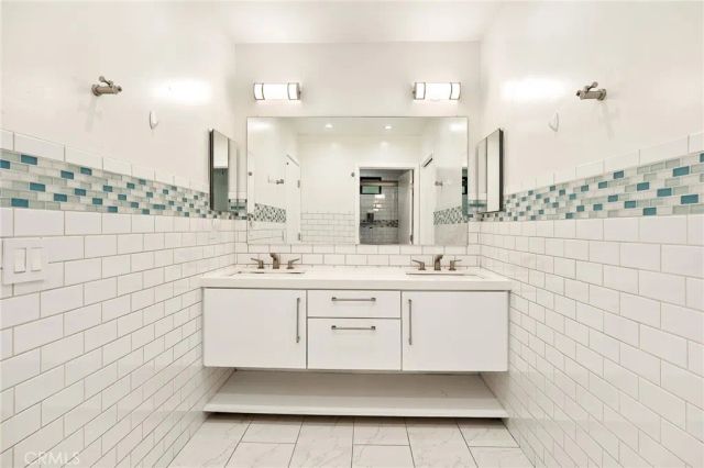 13082 Blairwood Drive, Studio City, CA 91604