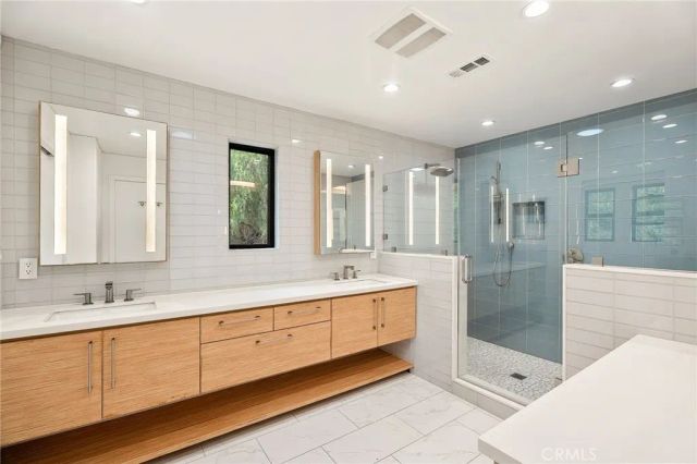 13082 Blairwood Drive, Studio City, CA 91604