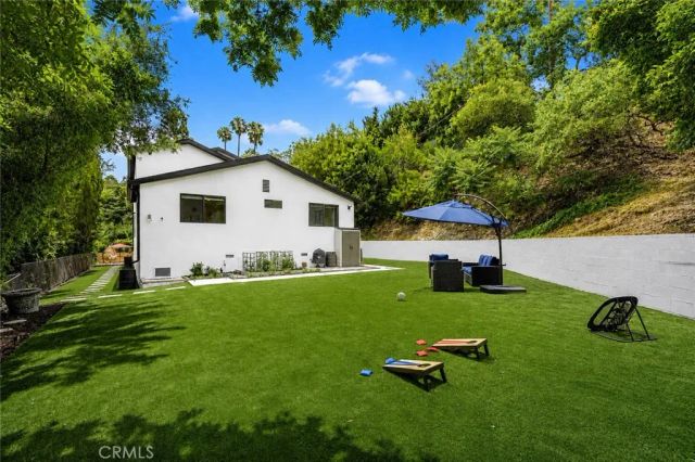 13082 Blairwood Drive, Studio City, CA 91604