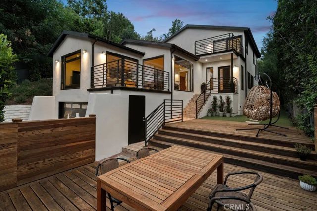 13082 Blairwood Drive, Studio City, CA 91604