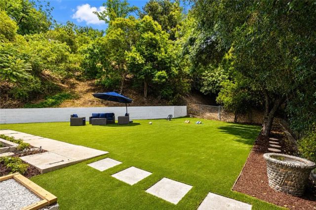 13082 Blairwood Drive, Studio City, CA 91604