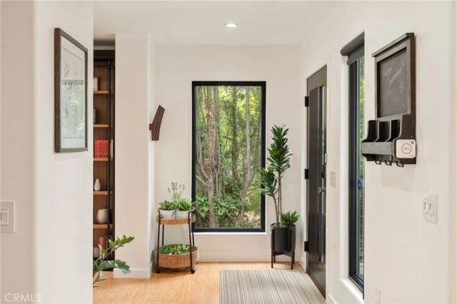 13082 Blairwood Drive, Studio City, CA 91604