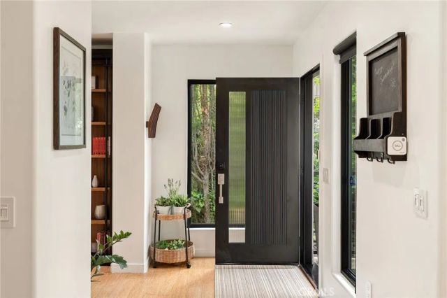 13082 Blairwood Drive, Studio City, CA 91604