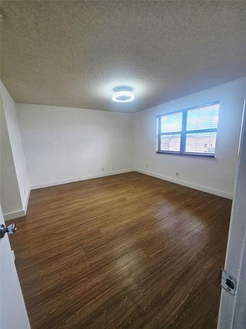 10433 Sunrise Lakes Boulevard 406, Sunrise, FL 33322