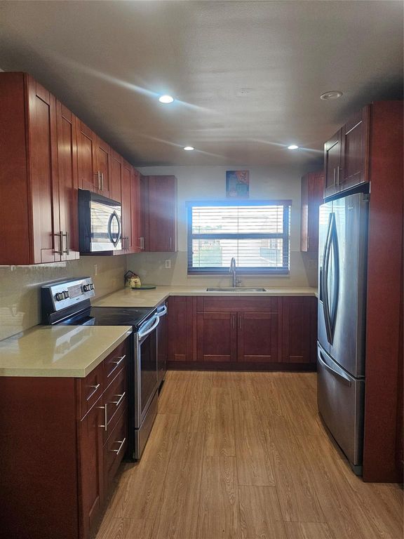 10433 Sunrise Lakes Boulevard 406, Sunrise, FL 33322