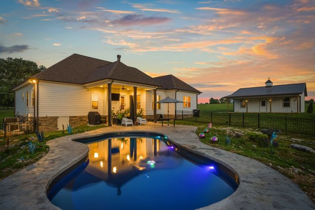 3378 New Hall Rd, Greenbrier, TN 37073