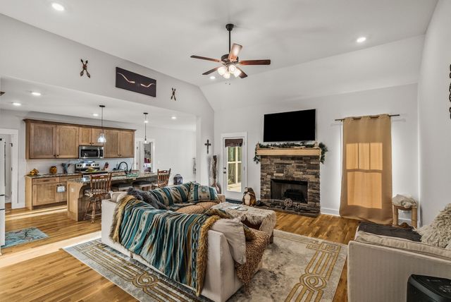3378 New Hall Rd, Greenbrier, TN 37073