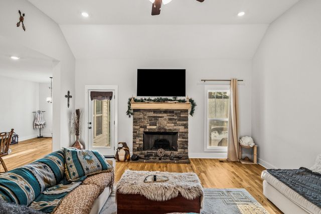 3378 New Hall Rd, Greenbrier, TN 37073