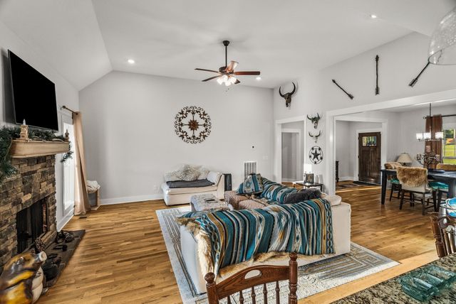 3378 New Hall Rd, Greenbrier, TN 37073