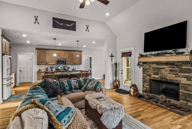 3378 New Hall Rd, Greenbrier, TN 37073