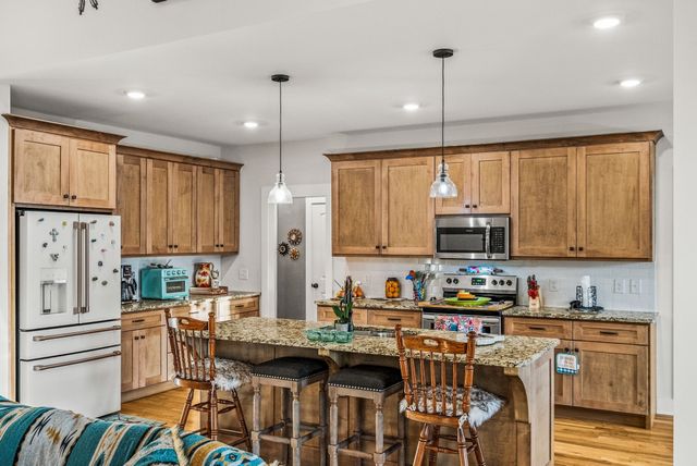 3378 New Hall Rd, Greenbrier, TN 37073