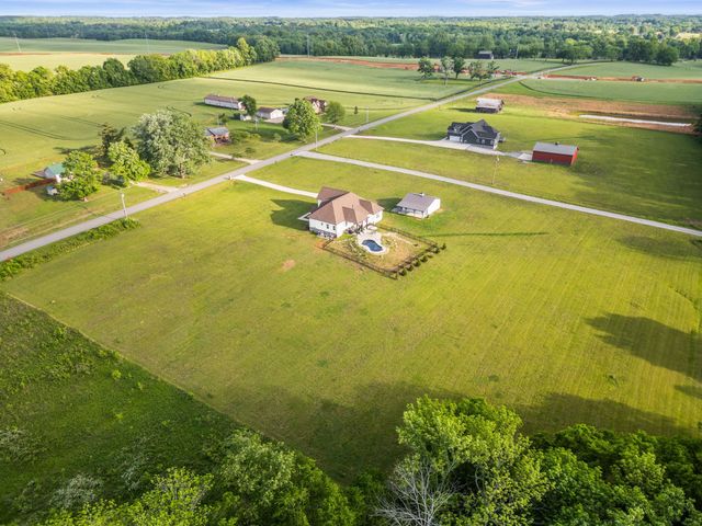 3378 New Hall Rd, Greenbrier, TN 37073