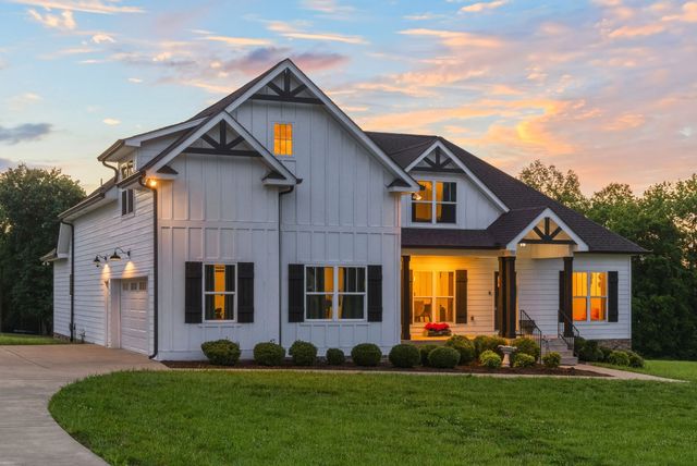 3378 New Hall Rd, Greenbrier, TN 37073