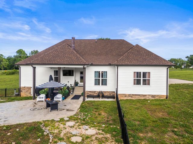 3378 New Hall Rd, Greenbrier, TN 37073