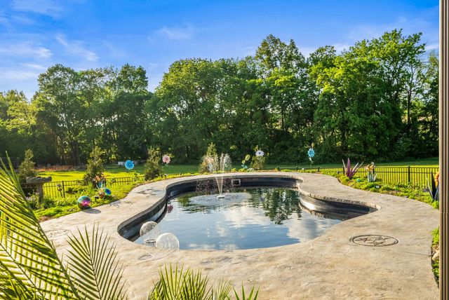 3378 New Hall Rd, Greenbrier, TN 37073