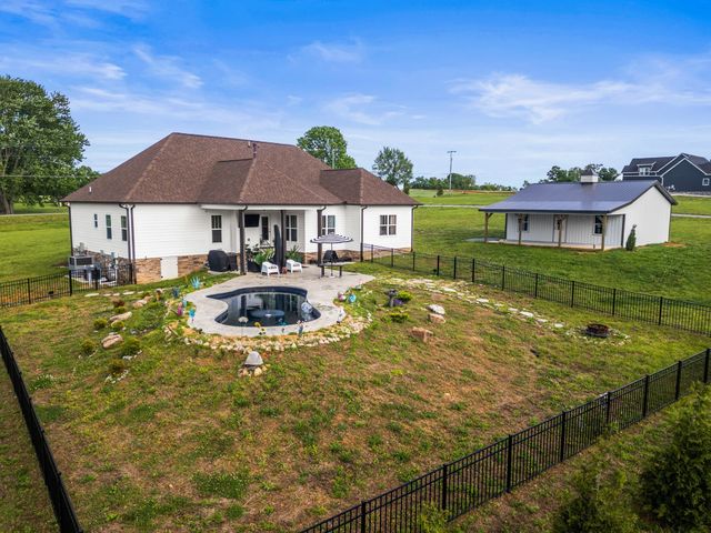 3378 New Hall Rd, Greenbrier, TN 37073
