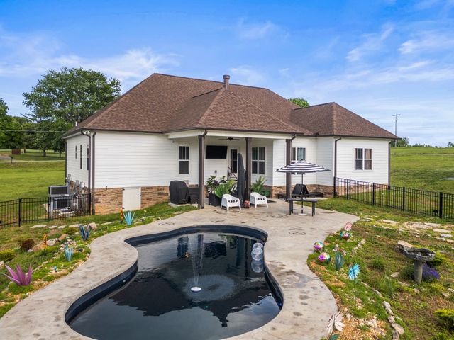 3378 New Hall Rd, Greenbrier, TN 37073