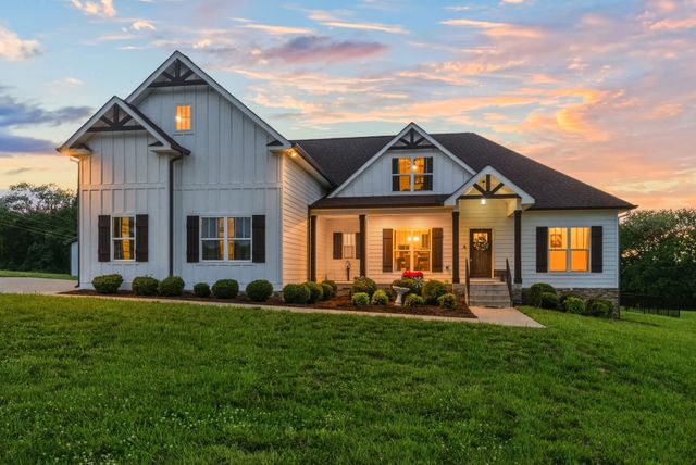 3378 New Hall Rd, Greenbrier, TN 37073