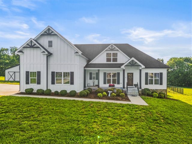 3378 New Hall Rd, Greenbrier, TN 37073