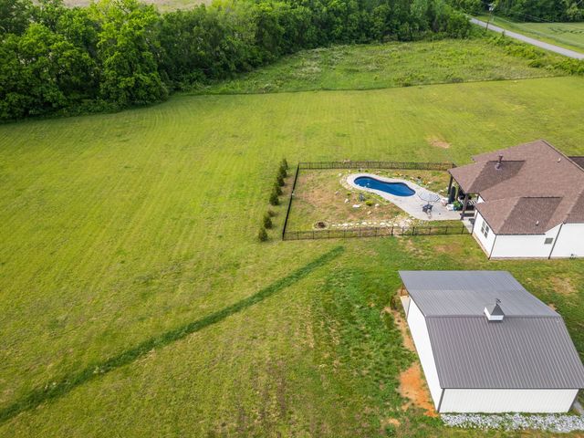 3378 New Hall Rd, Greenbrier, TN 37073