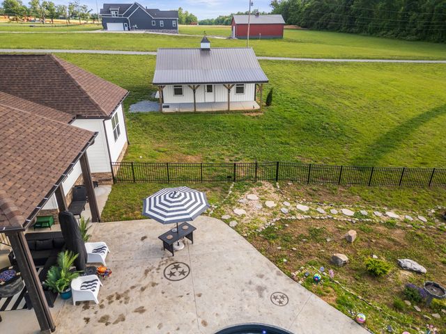 3378 New Hall Rd, Greenbrier, TN 37073