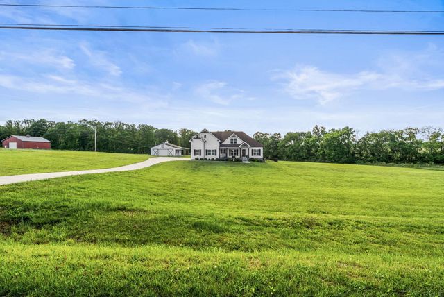 3378 New Hall Rd, Greenbrier, TN 37073