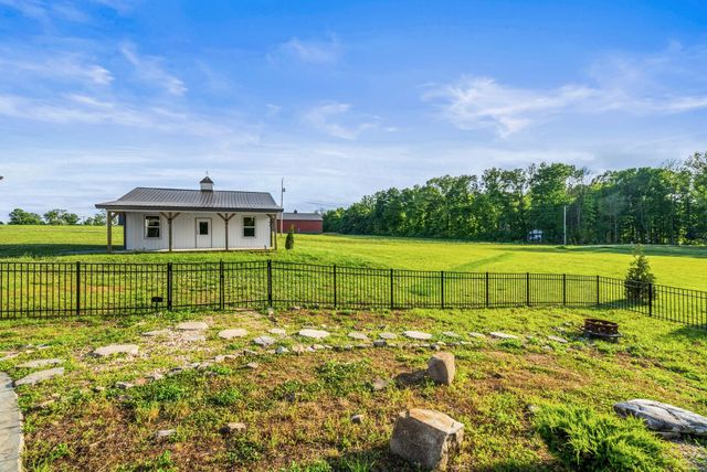 3378 New Hall Rd, Greenbrier, TN 37073
