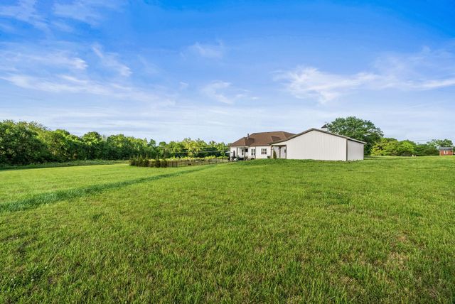3378 New Hall Rd, Greenbrier, TN 37073