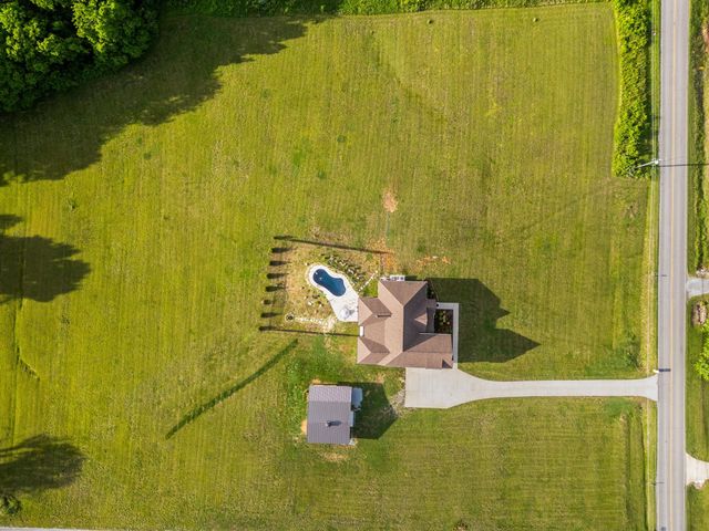 3378 New Hall Rd, Greenbrier, TN 37073