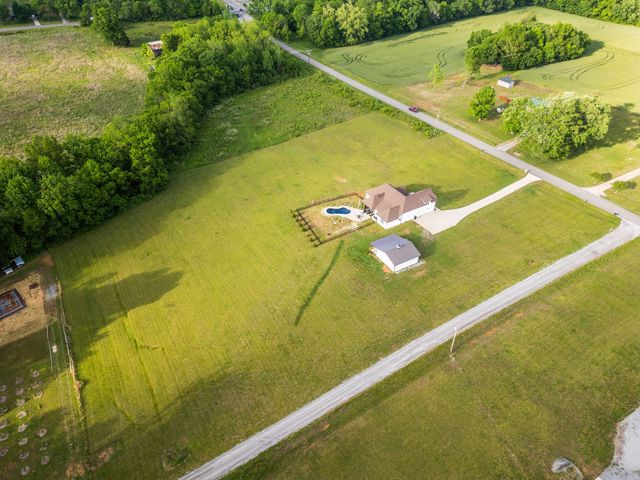 3378 New Hall Rd, Greenbrier, TN 37073