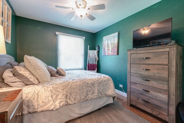 6 S DEERPATH Drive, Vernon Hills, IL 60061