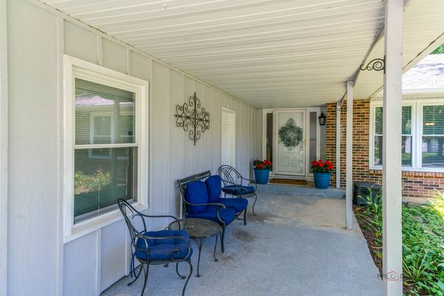 6 S DEERPATH Drive, Vernon Hills, IL 60061