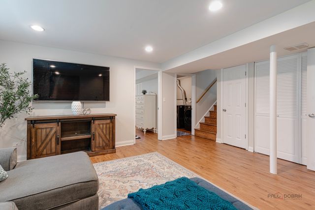 6 S DEERPATH Drive, Vernon Hills, IL 60061
