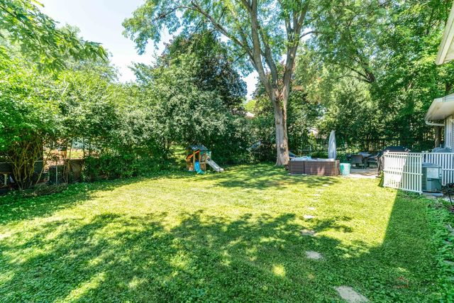 6 S DEERPATH Drive, Vernon Hills, IL 60061