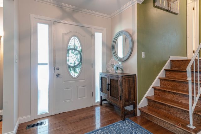 6 S DEERPATH Drive, Vernon Hills, IL 60061