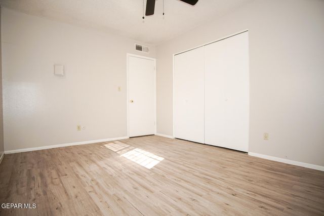 5233 Carousel Drive 3, El Paso, TX 79912