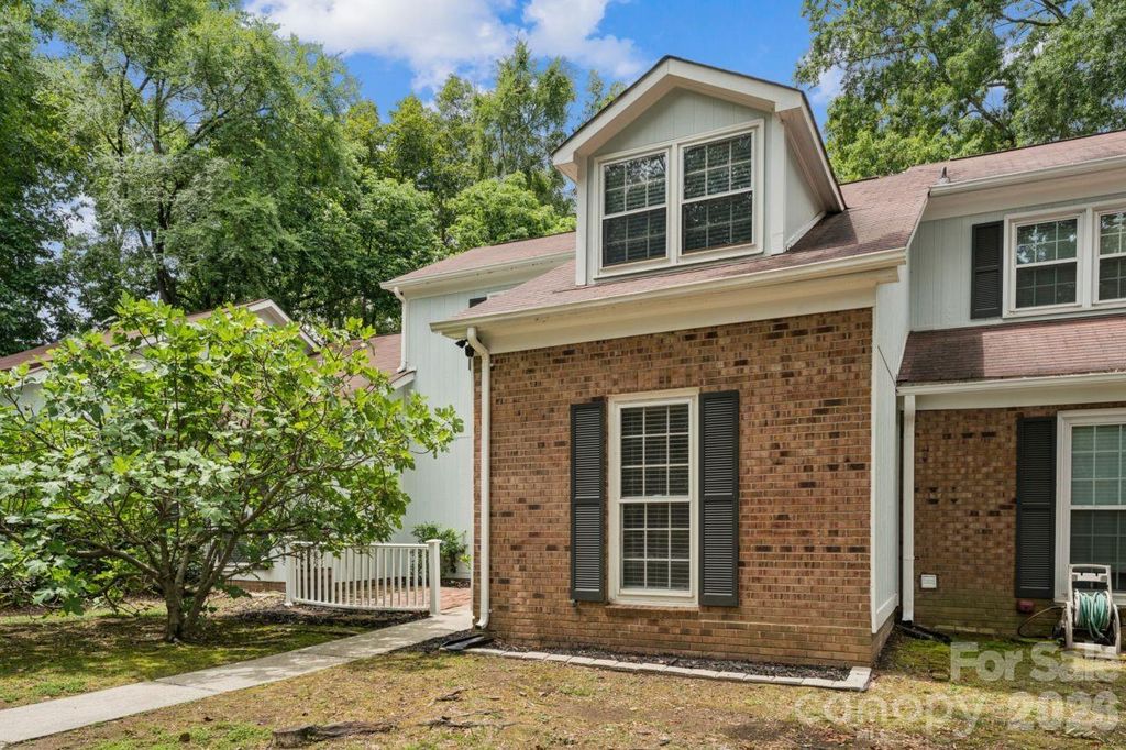 11128 Sevilla Court, Charlotte, NC 28226