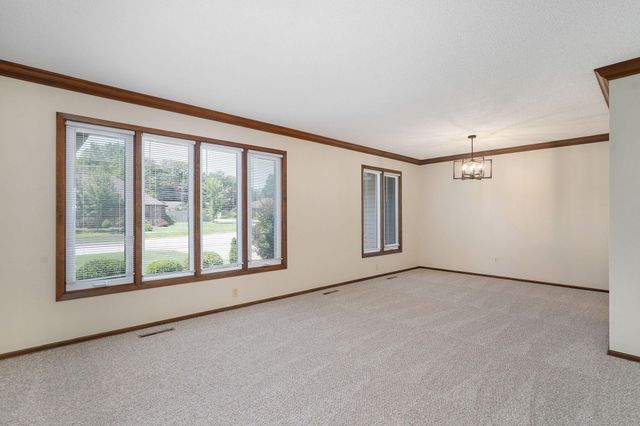 1813 E Camino Alto Street, Springfield, MO 65804