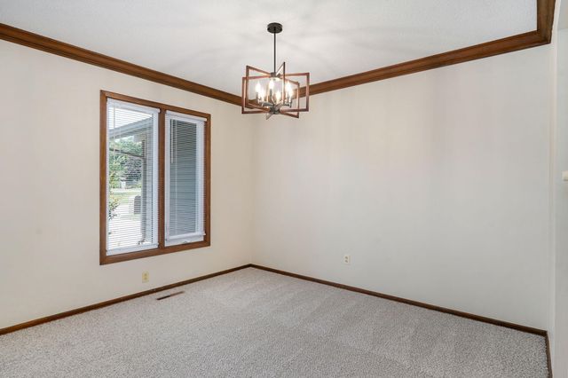 1813 E Camino Alto Street, Springfield, MO 65804
