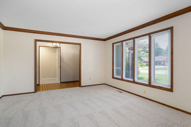 1813 E Camino Alto Street, Springfield, MO 65804