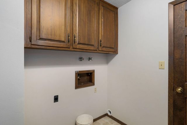 1813 E Camino Alto Street, Springfield, MO 65804