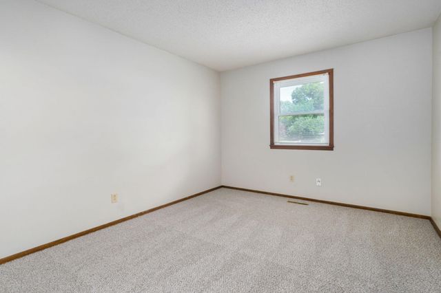 1813 E Camino Alto Street, Springfield, MO 65804