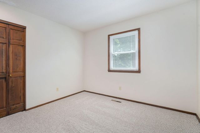 1813 E Camino Alto Street, Springfield, MO 65804