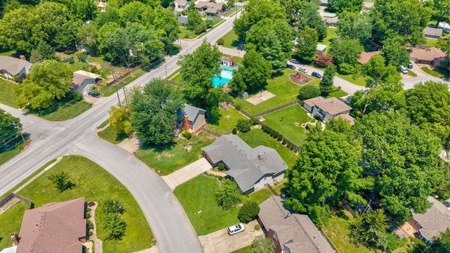 1813 E Camino Alto Street, Springfield, MO 65804
