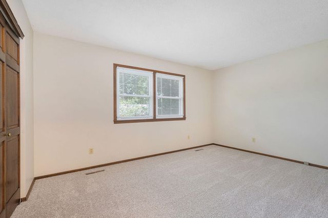 1813 E Camino Alto Street, Springfield, MO 65804