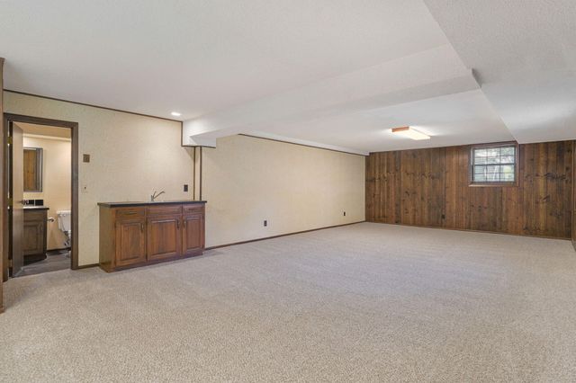 1813 E Camino Alto Street, Springfield, MO 65804
