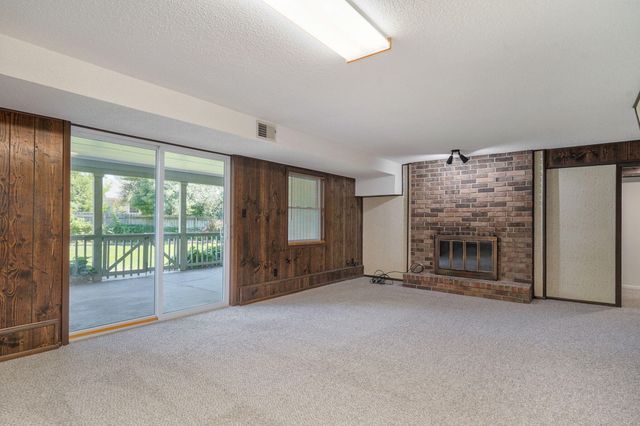 1813 E Camino Alto Street, Springfield, MO 65804