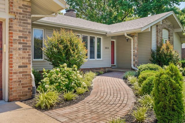 1813 E Camino Alto Street, Springfield, MO 65804